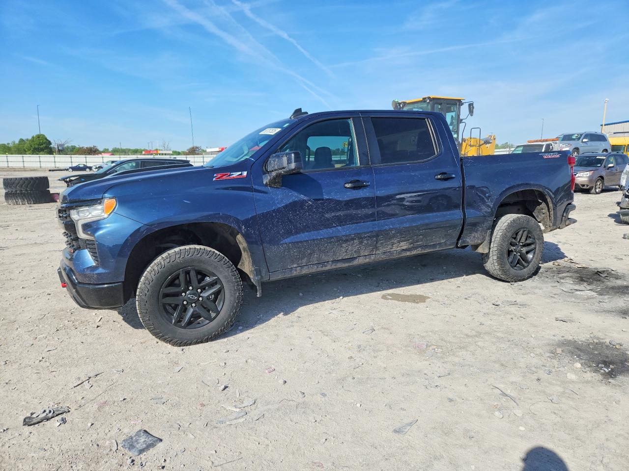 Salvage Chevrolet Silverado Image