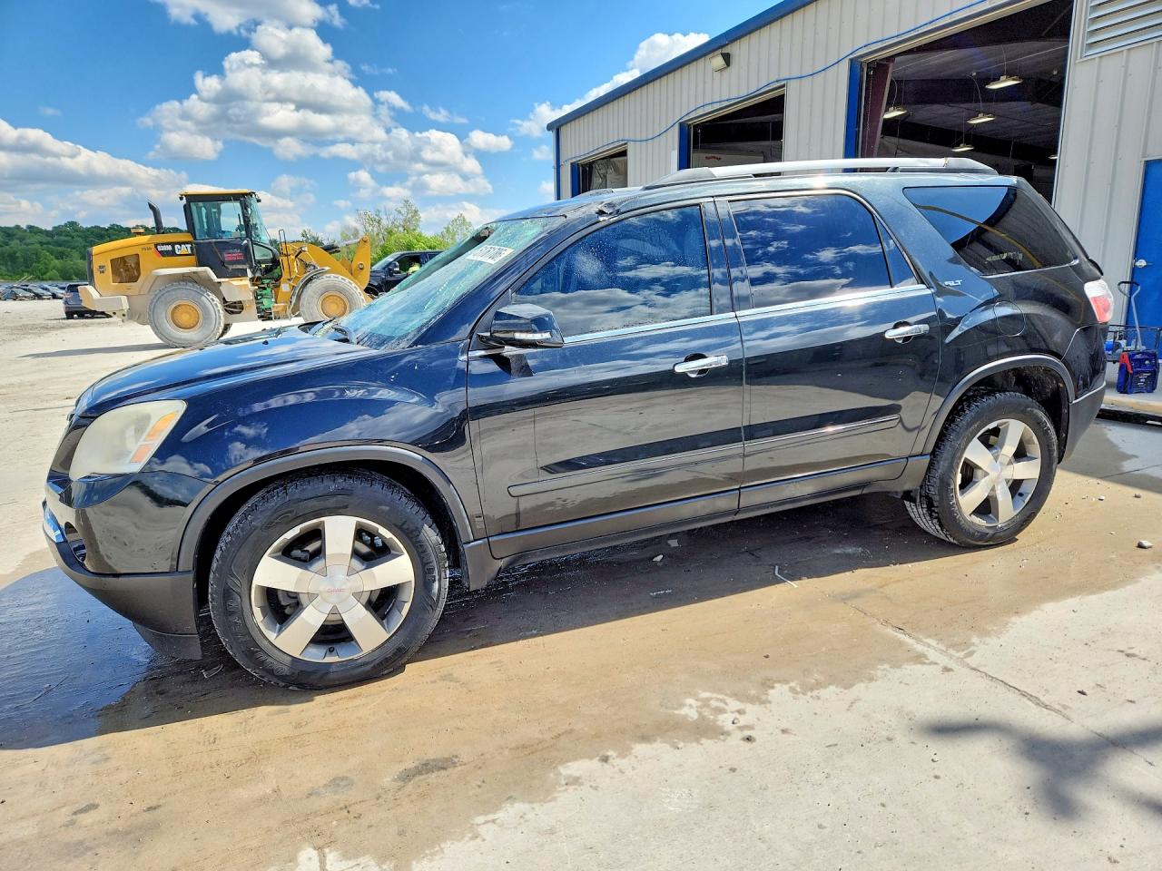 Salvage GMC Acadia Image