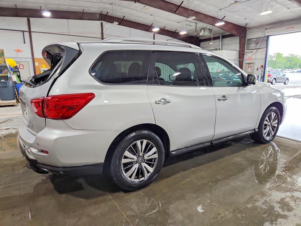 Nissan Pathfinder Sl