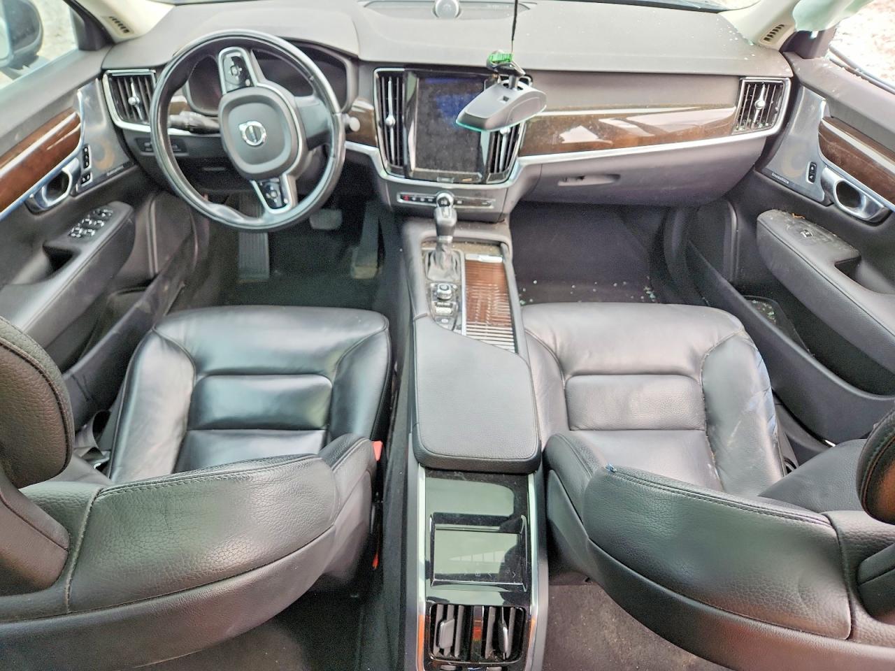 Volvo S90 T6 Momentum