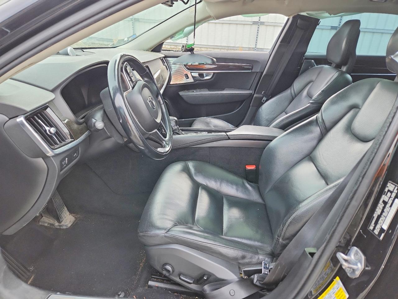 Volvo S90 T6 Momentum