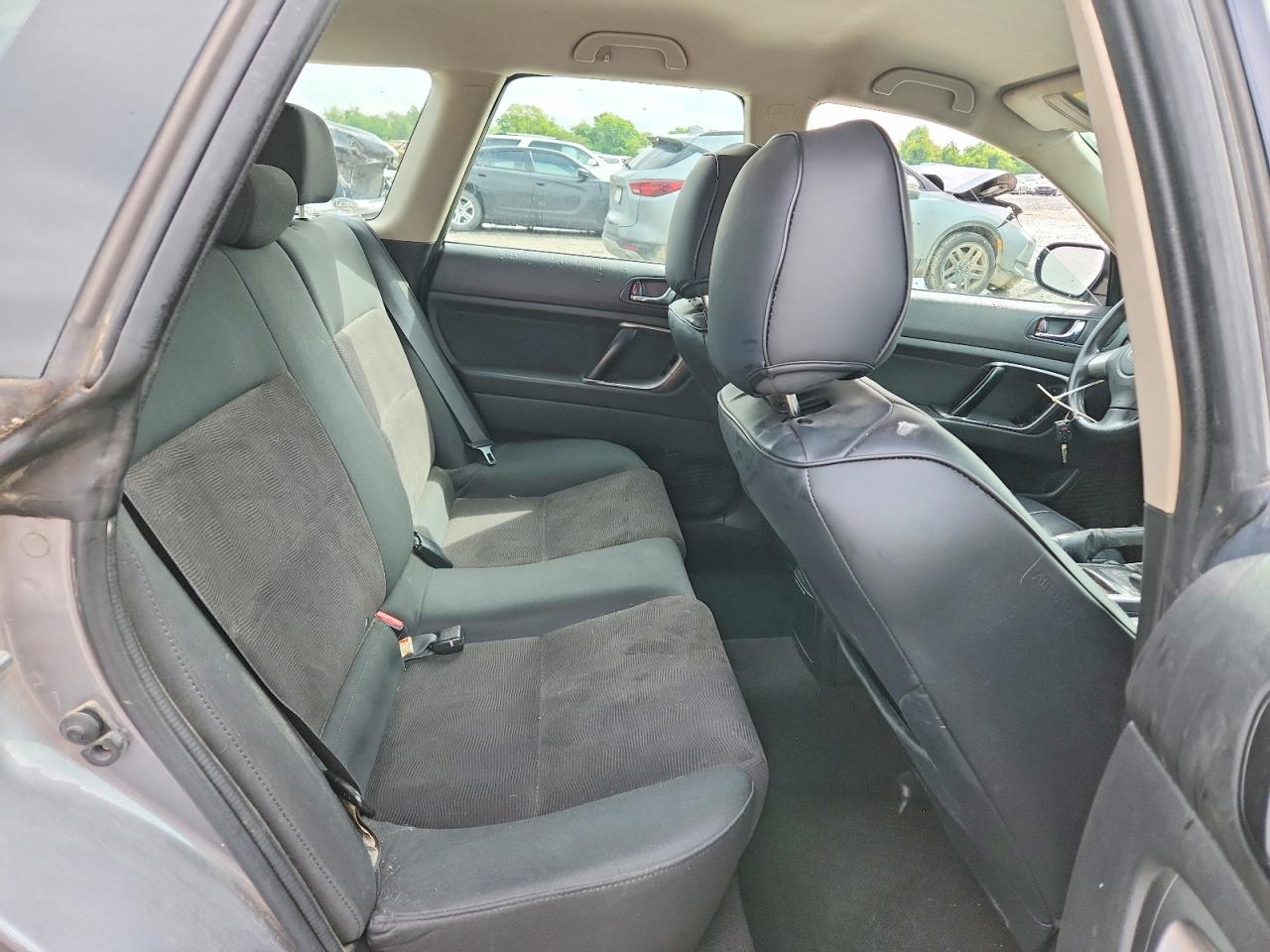 Subaru Outback 2.5i