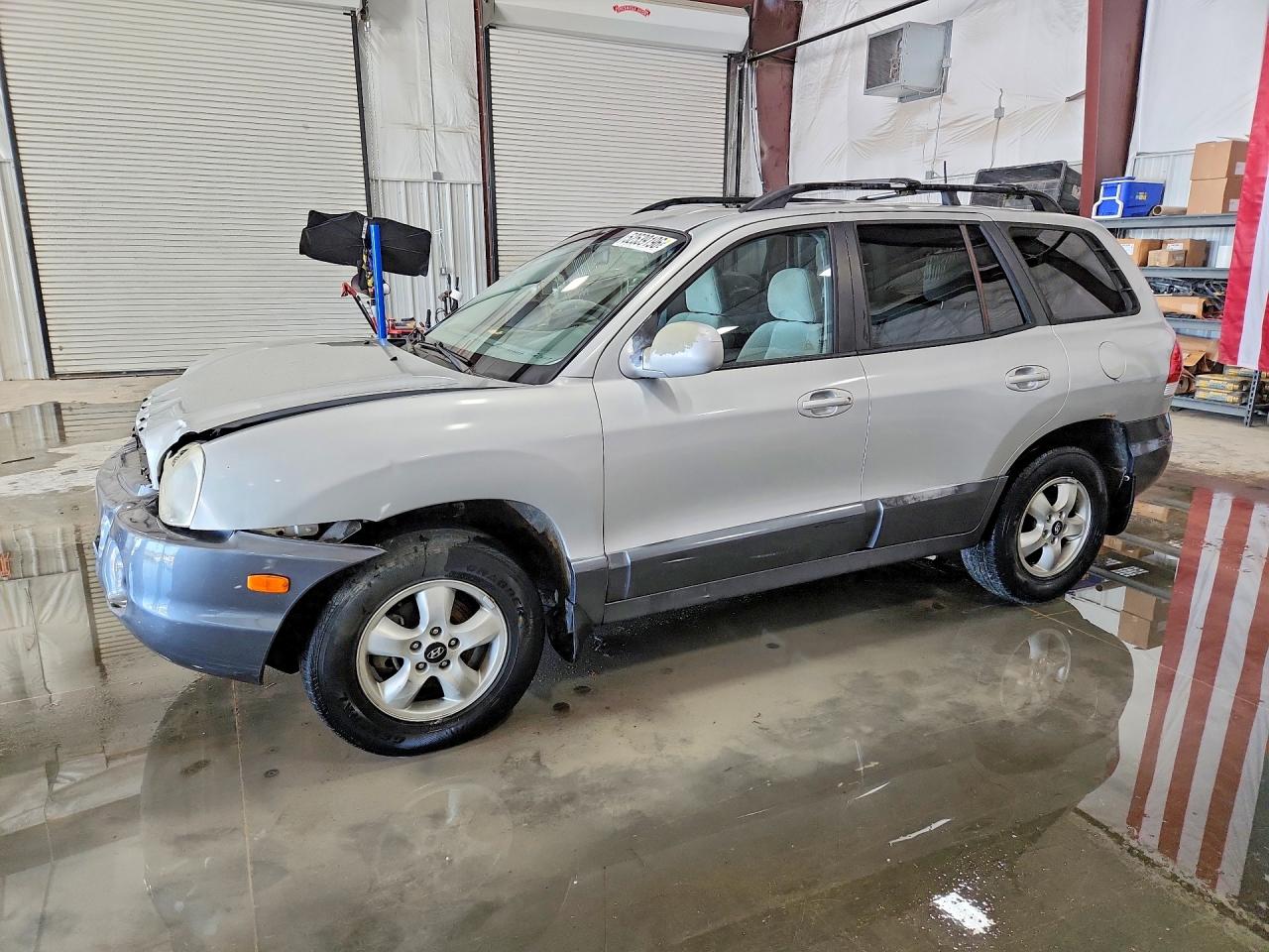 Salvage Hyundai SANTA FE Image
