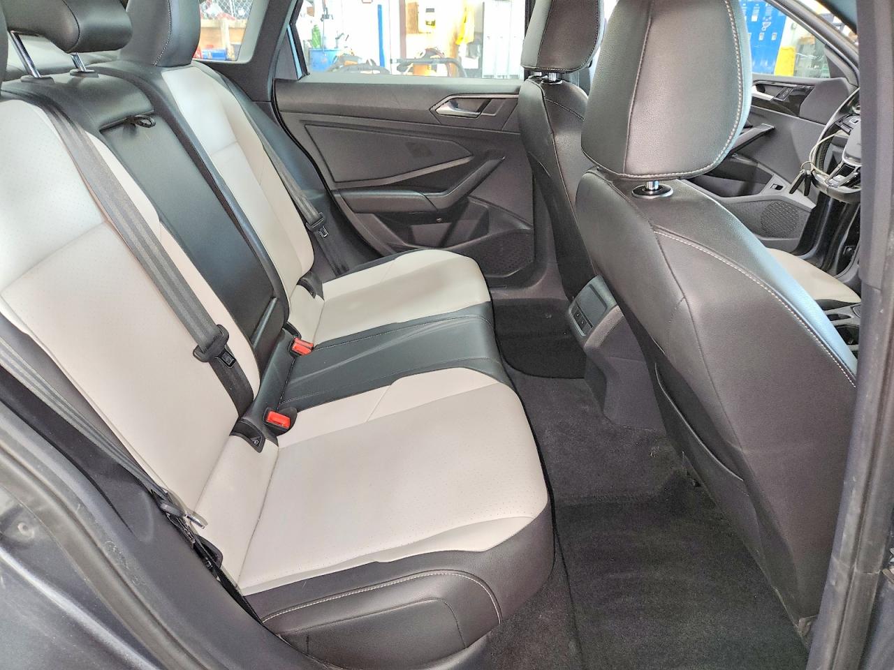 Volkswagen Jetta S