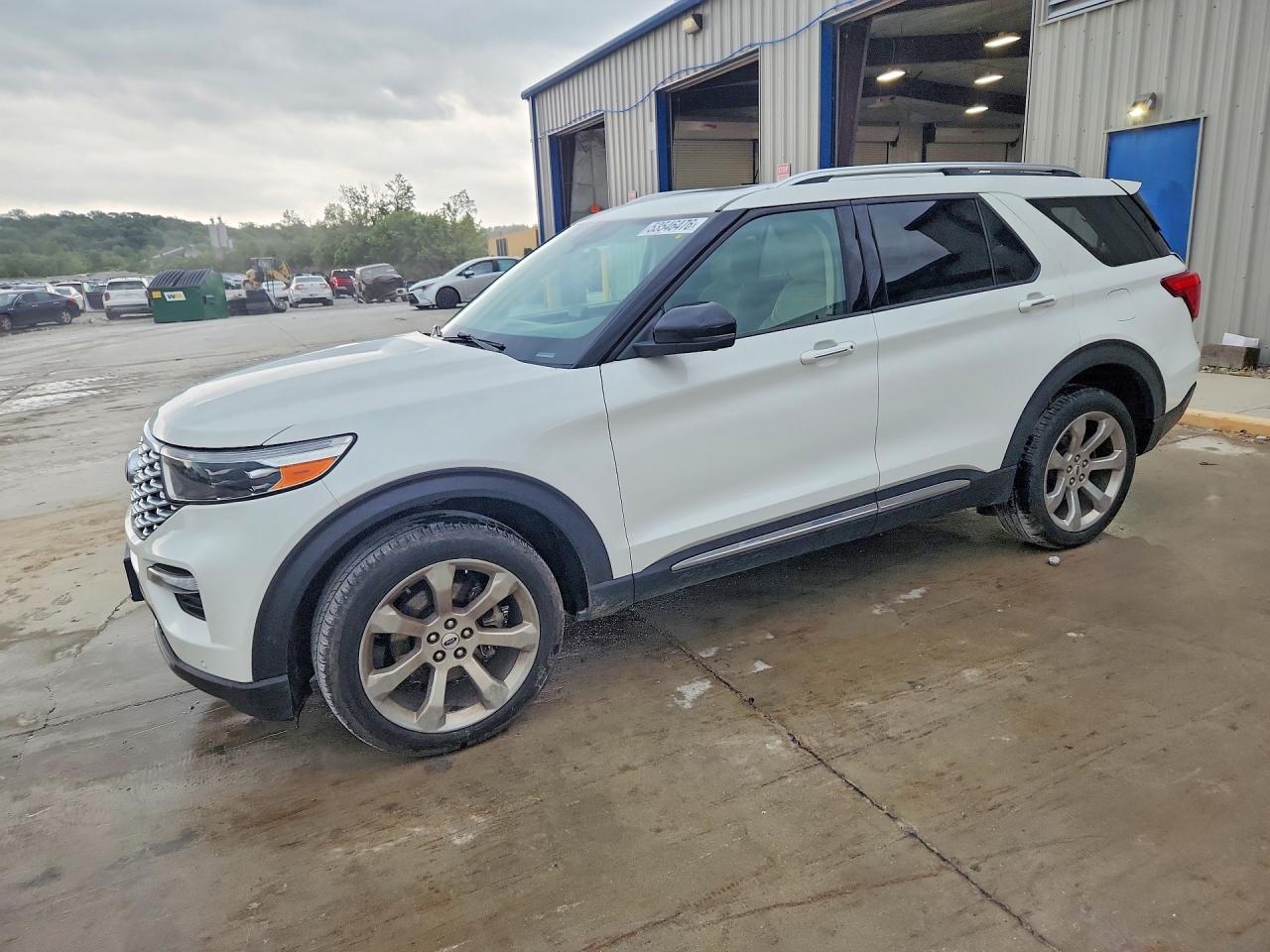 Salvage Ford Explorer Image