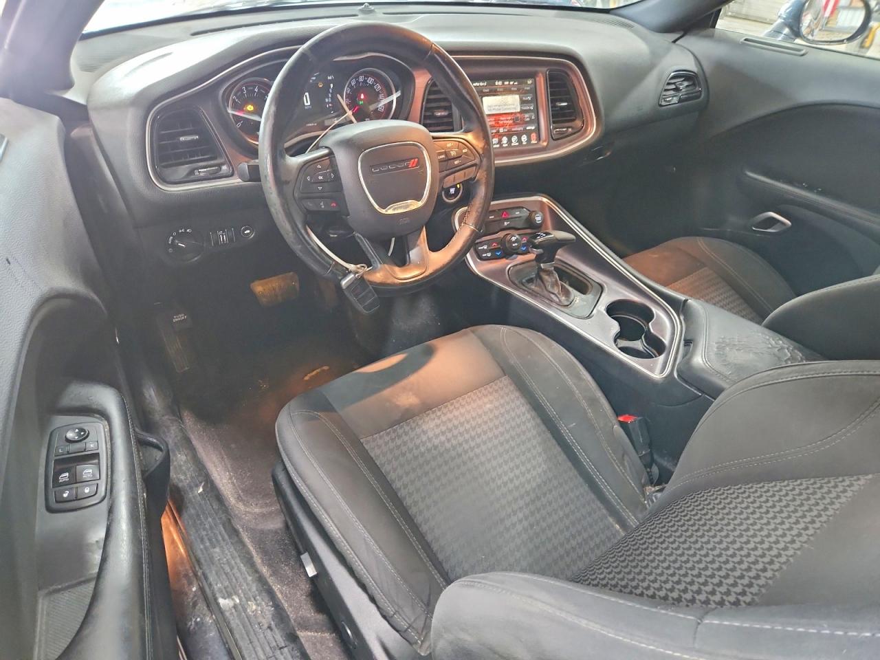 Dodge Challenger Sxt