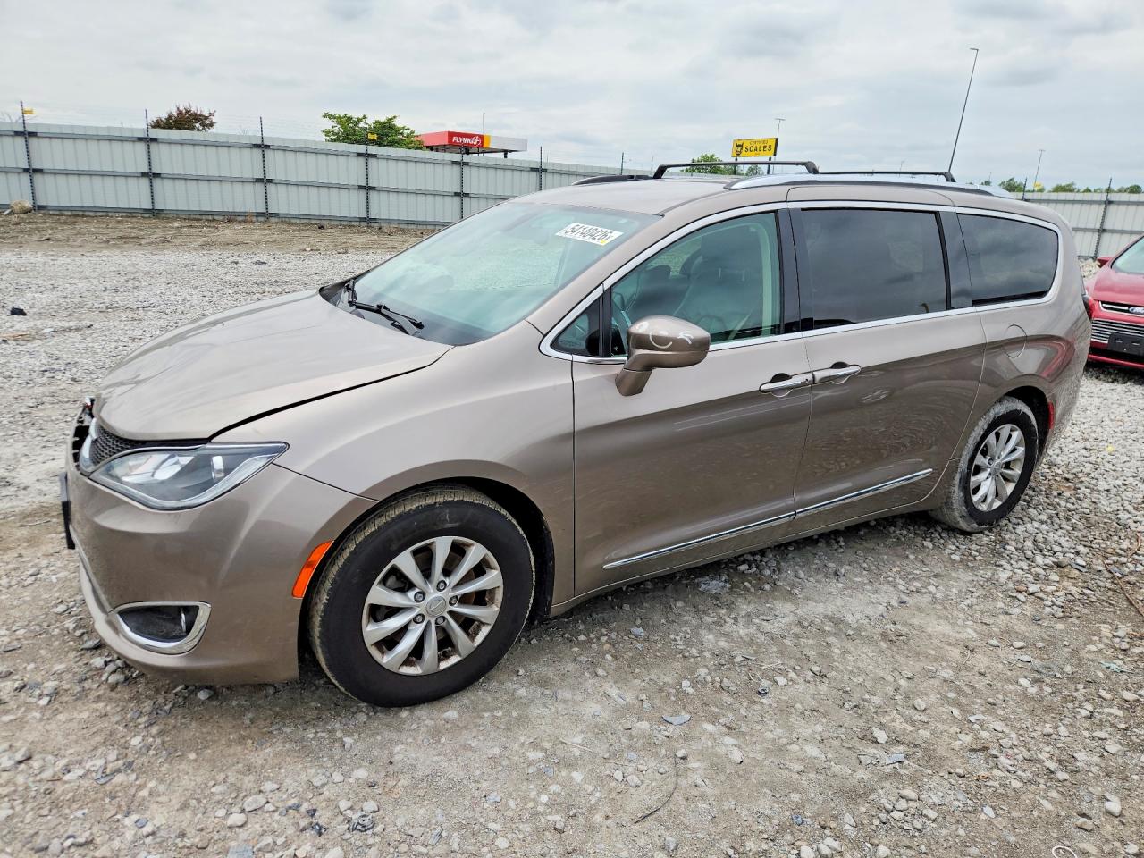 Salvage Chrysler Pacifica Image