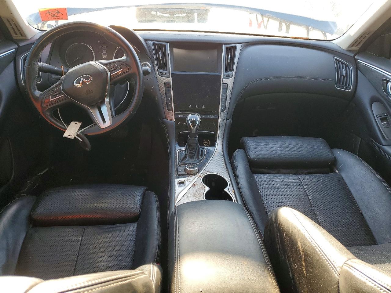 INFINITI Q50 Luxe