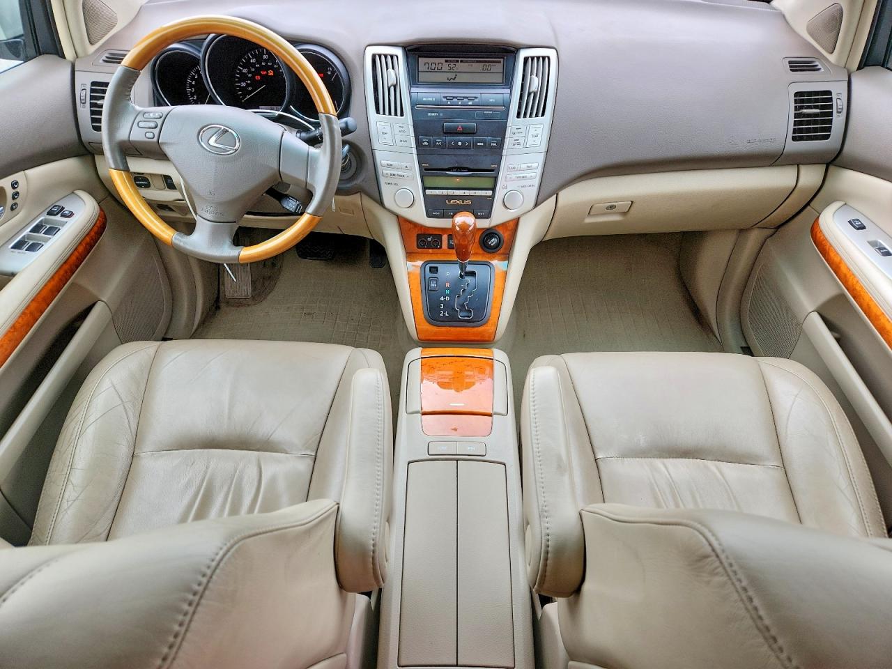 Lexus RX Base