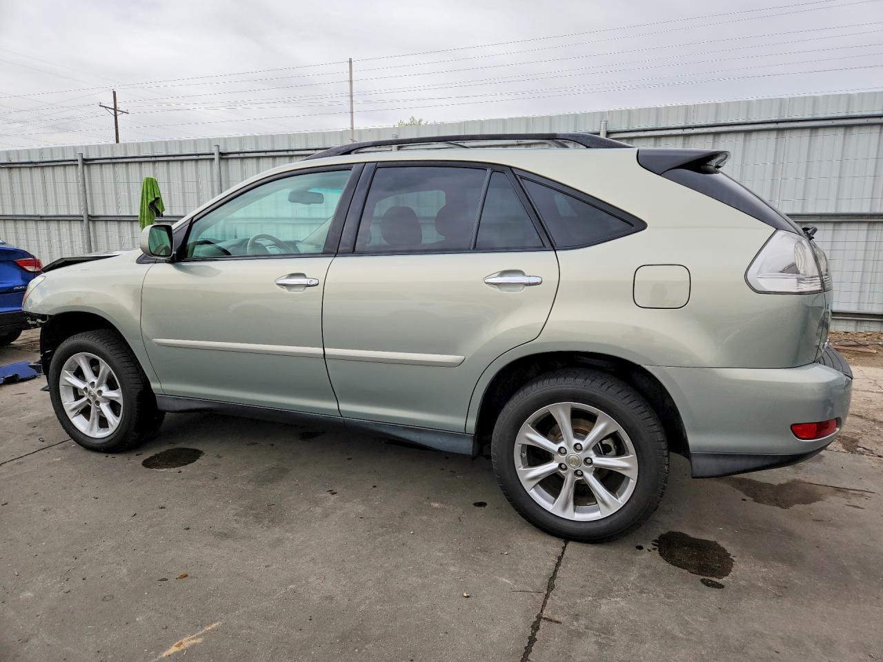 Lexus RX Base