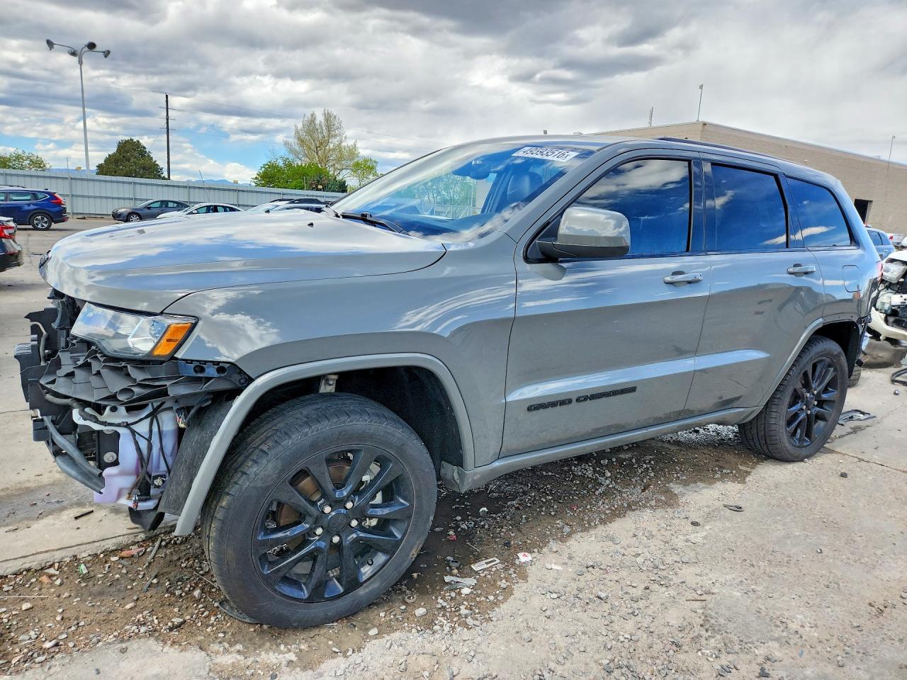 Salvage Jeep Cherokee Image