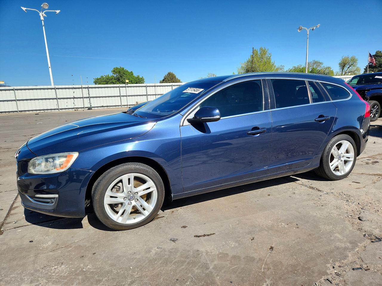Salvage Volvo V60 Image