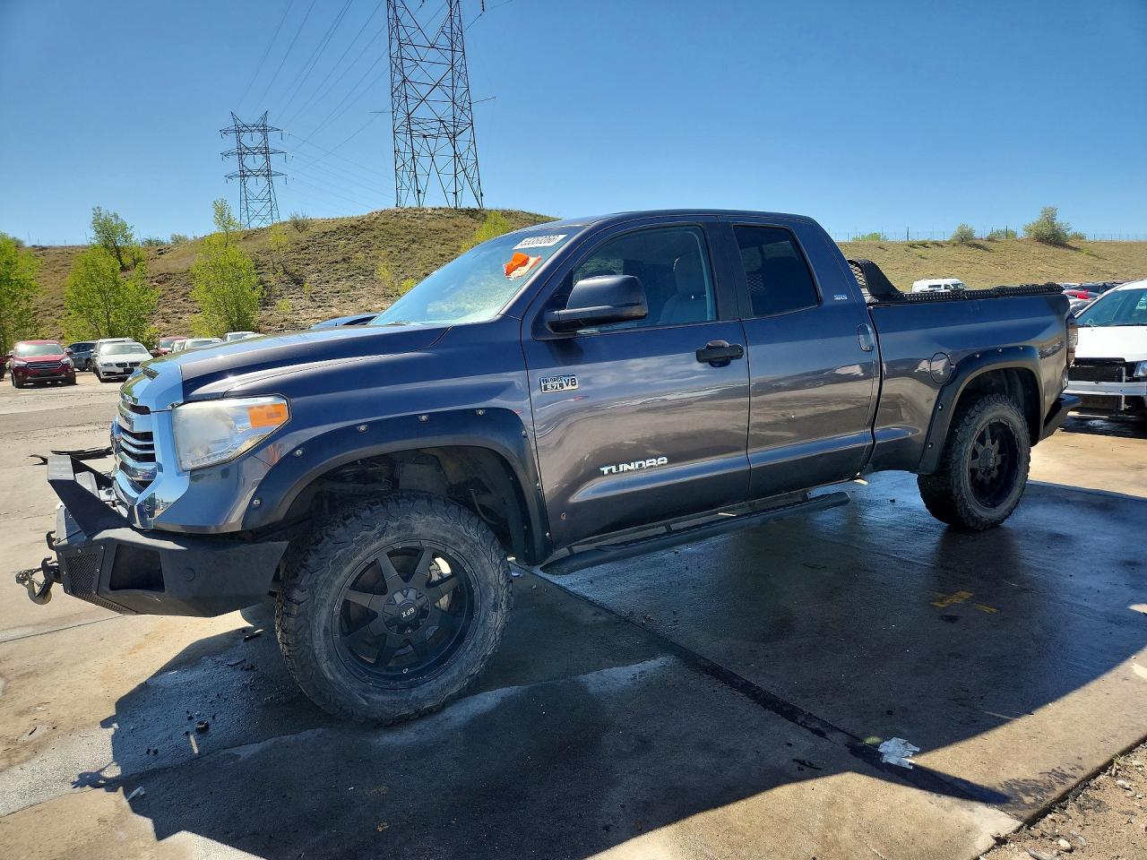 Salvage Toyota Tundra Image