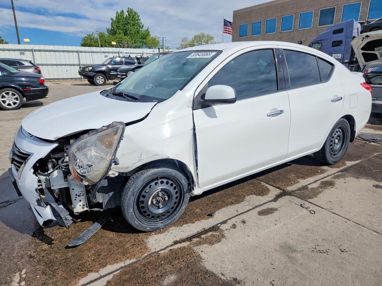 Salvage Nissan Versa Image