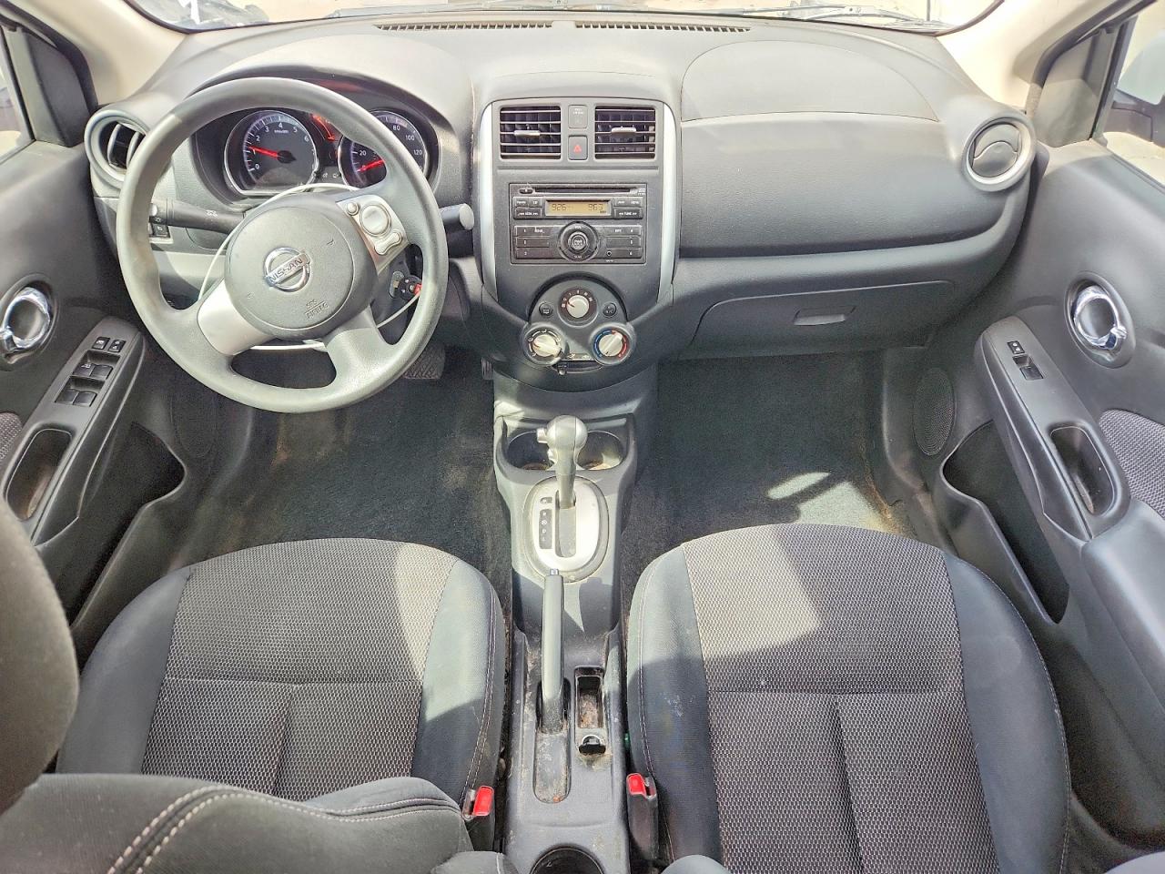 Nissan Versa 1.6 S