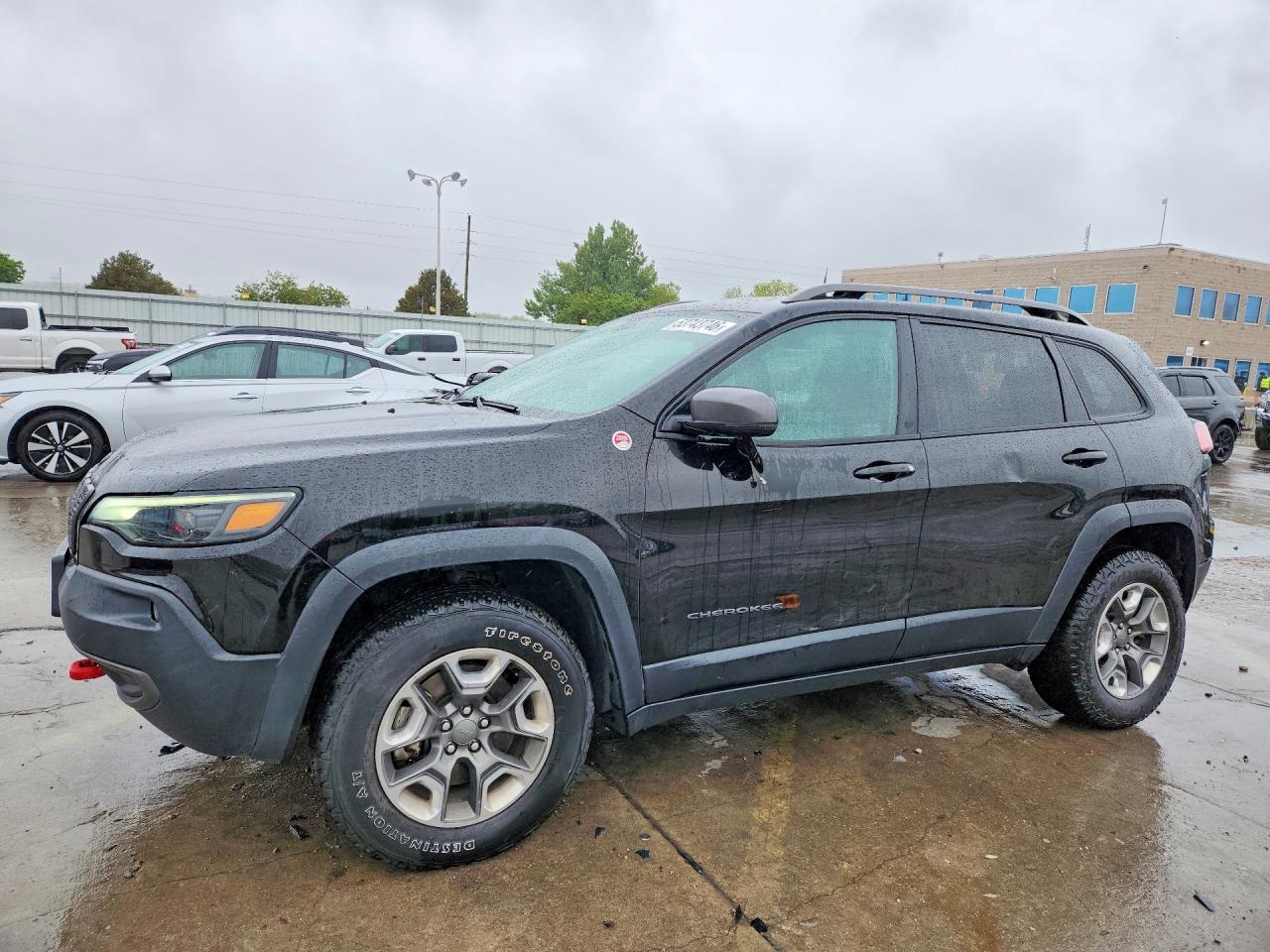 Salvage Jeep Cherokee Image