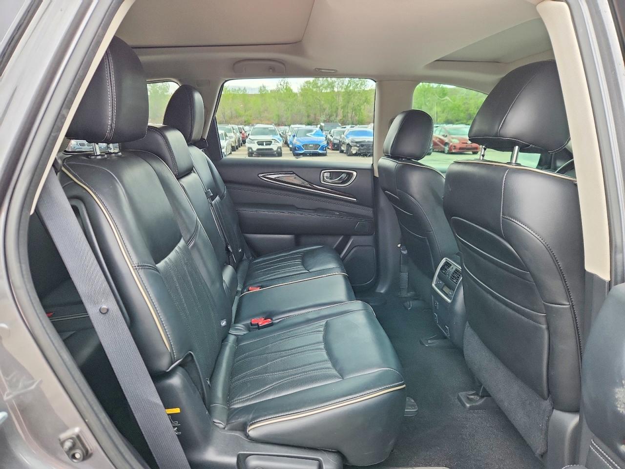 INFINITI Qx Base