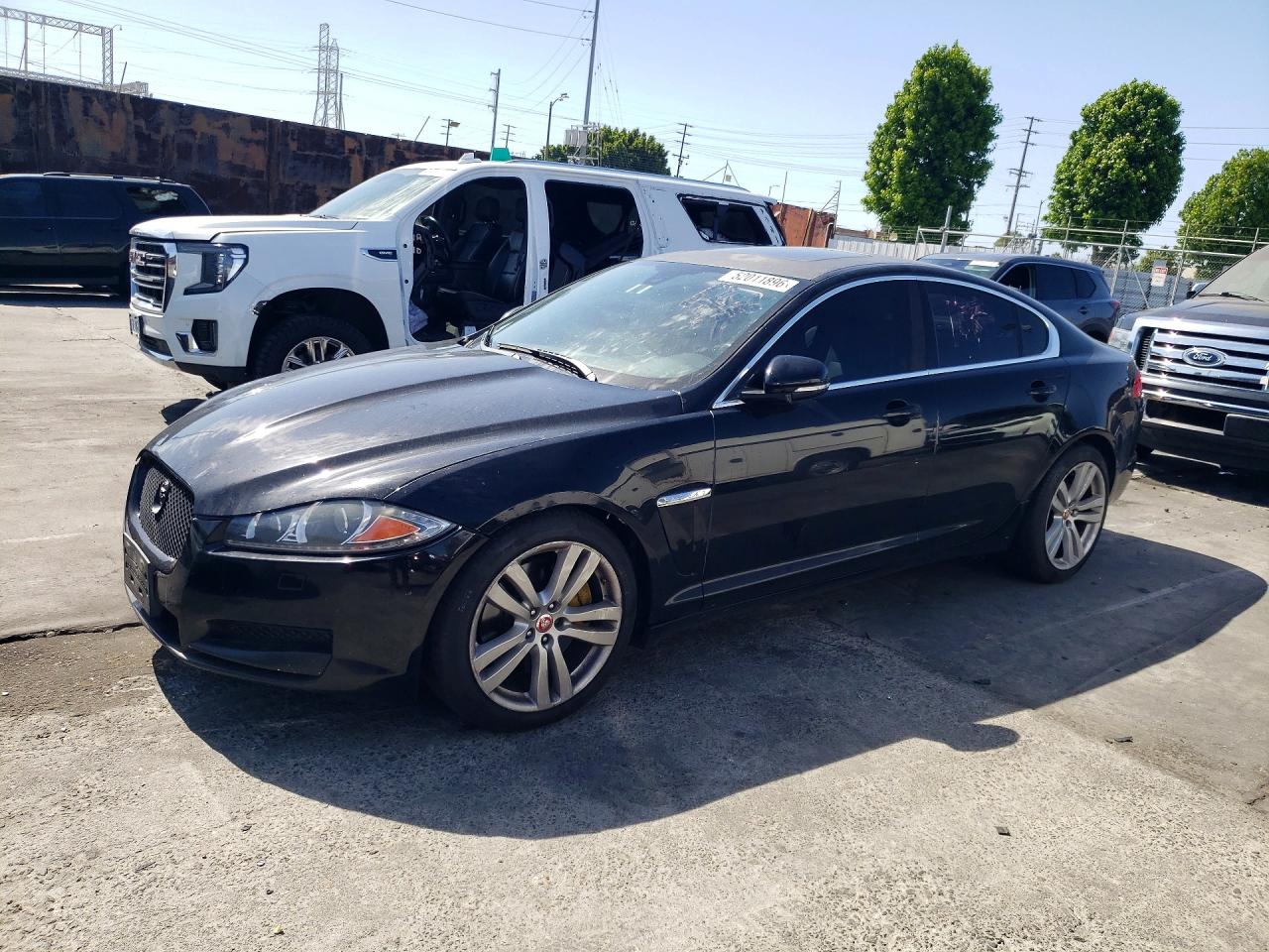 Salvage Jaguar XF Image