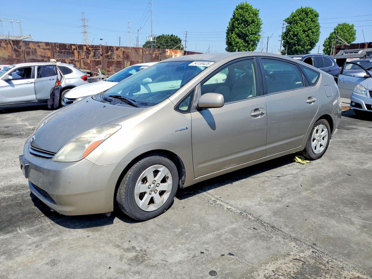 Salvage Toyota Prius Image