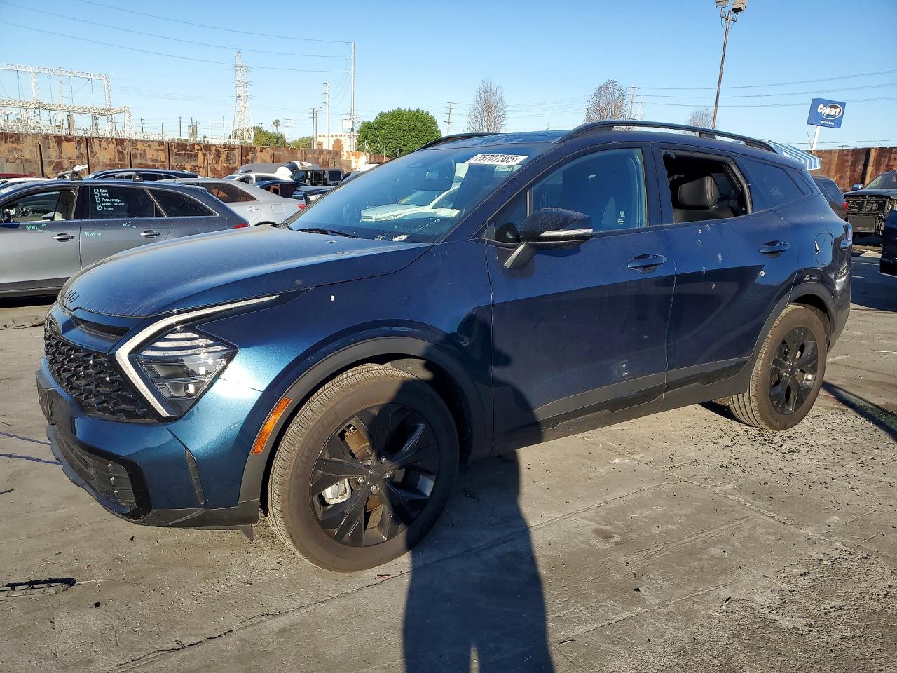 Salvage Kia Sportage Image