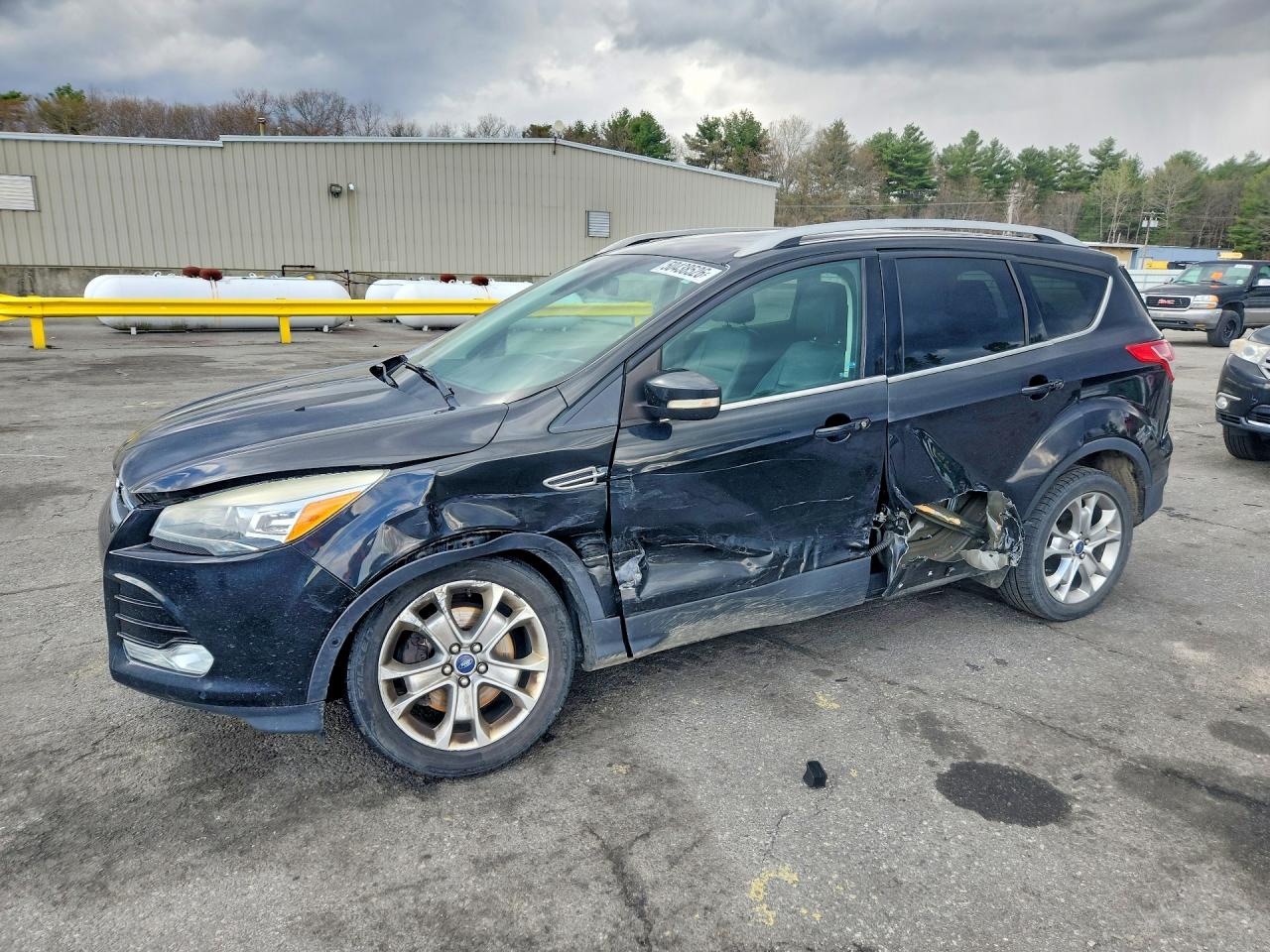 Salvage Ford Escape Image