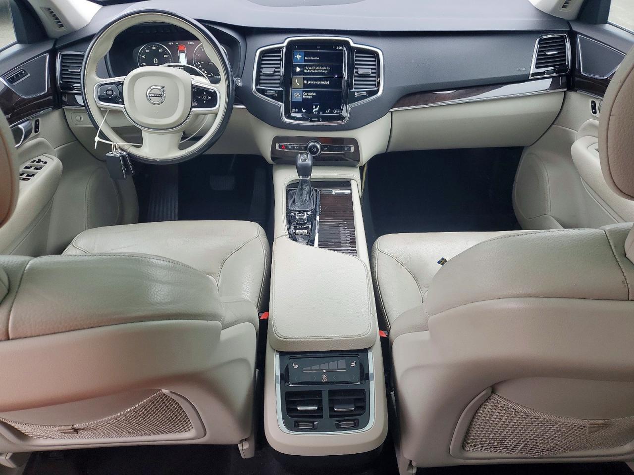 Volvo XC90 T6