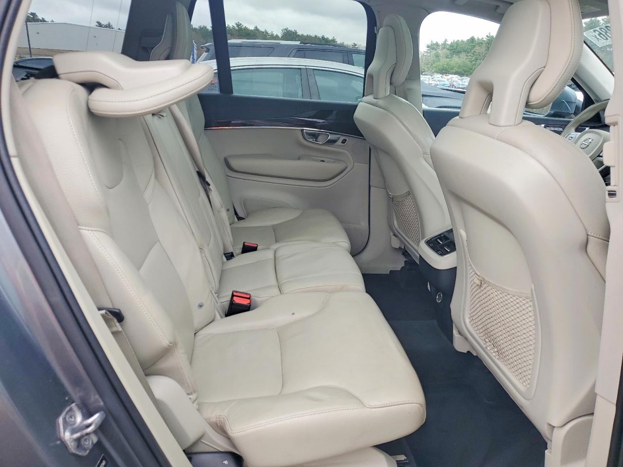 Volvo XC90 T6