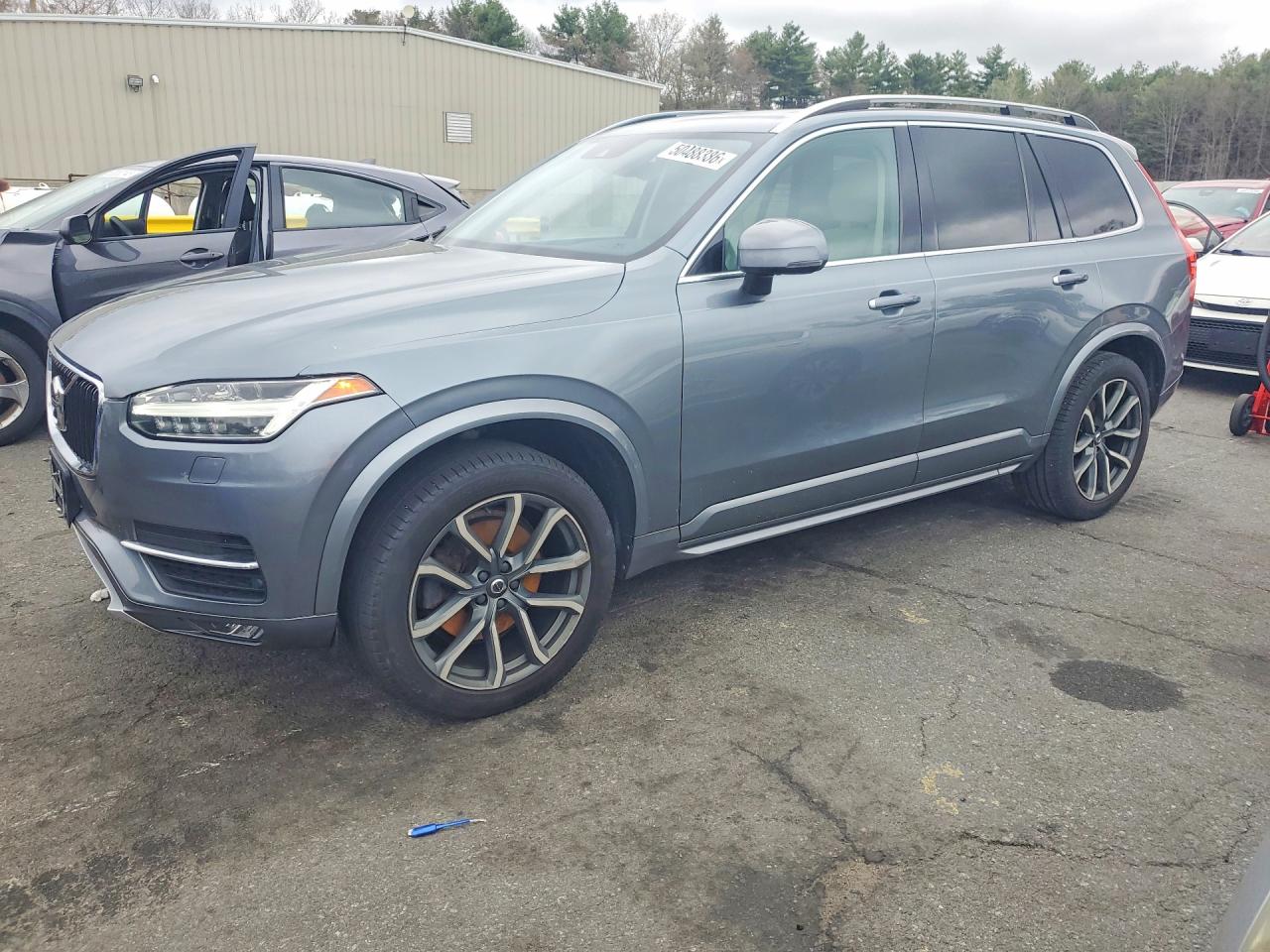 Salvage Volvo XC90 Image