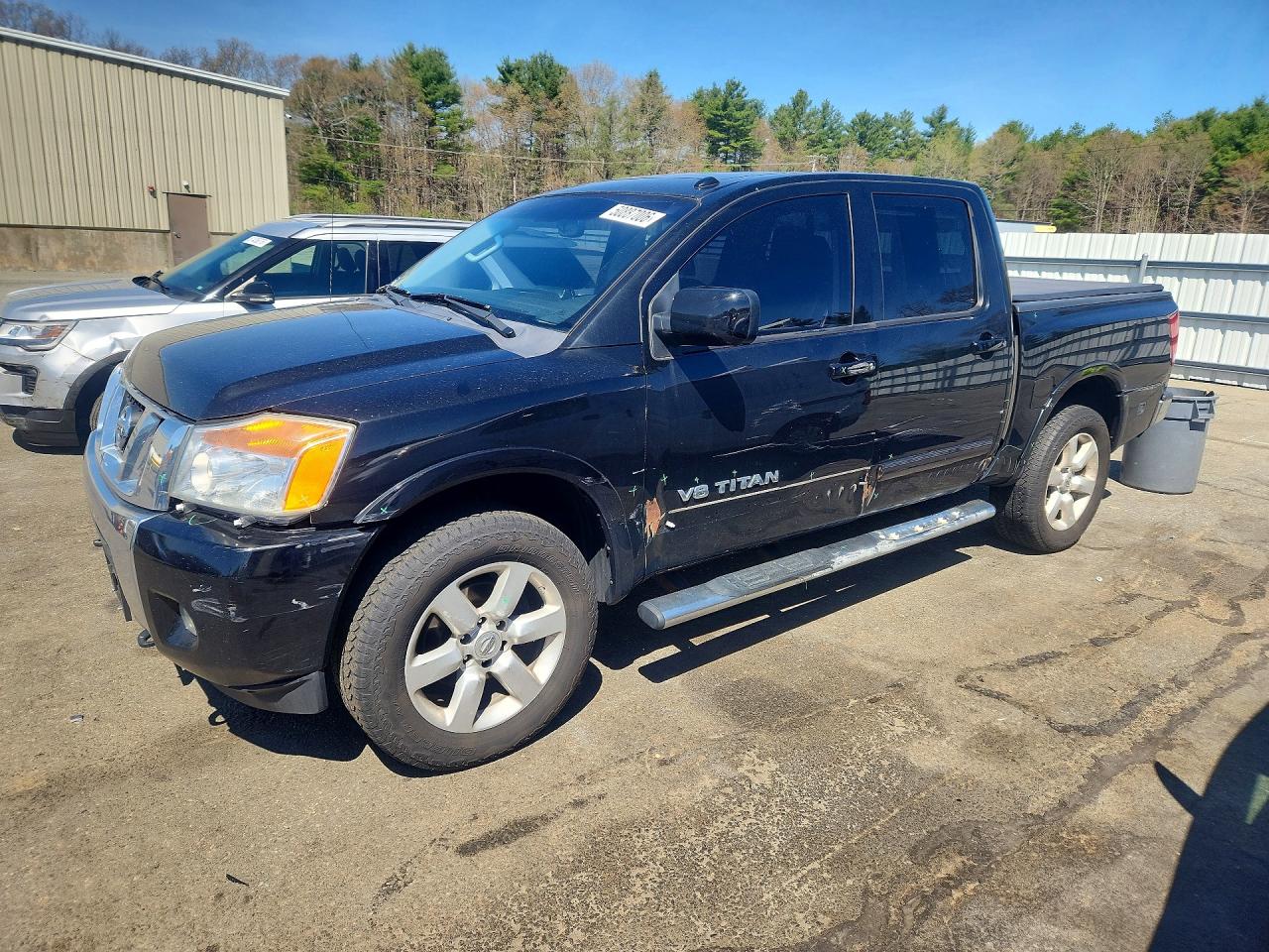 Salvage Nissan Titan Image