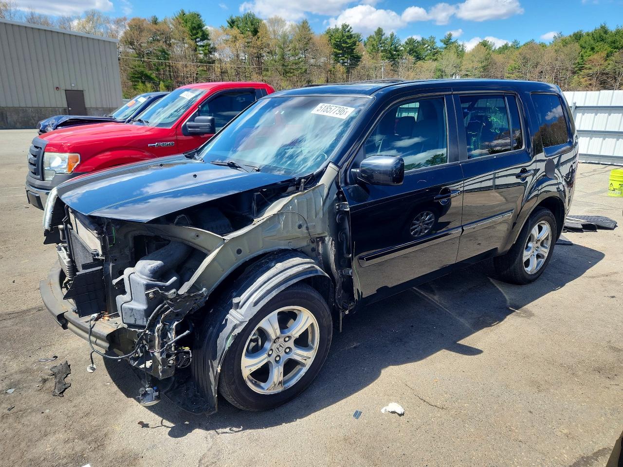 Salvage Honda Pilot Image