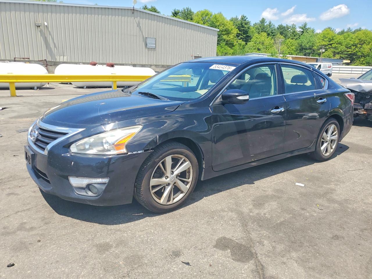 Salvage Nissan Altima Image