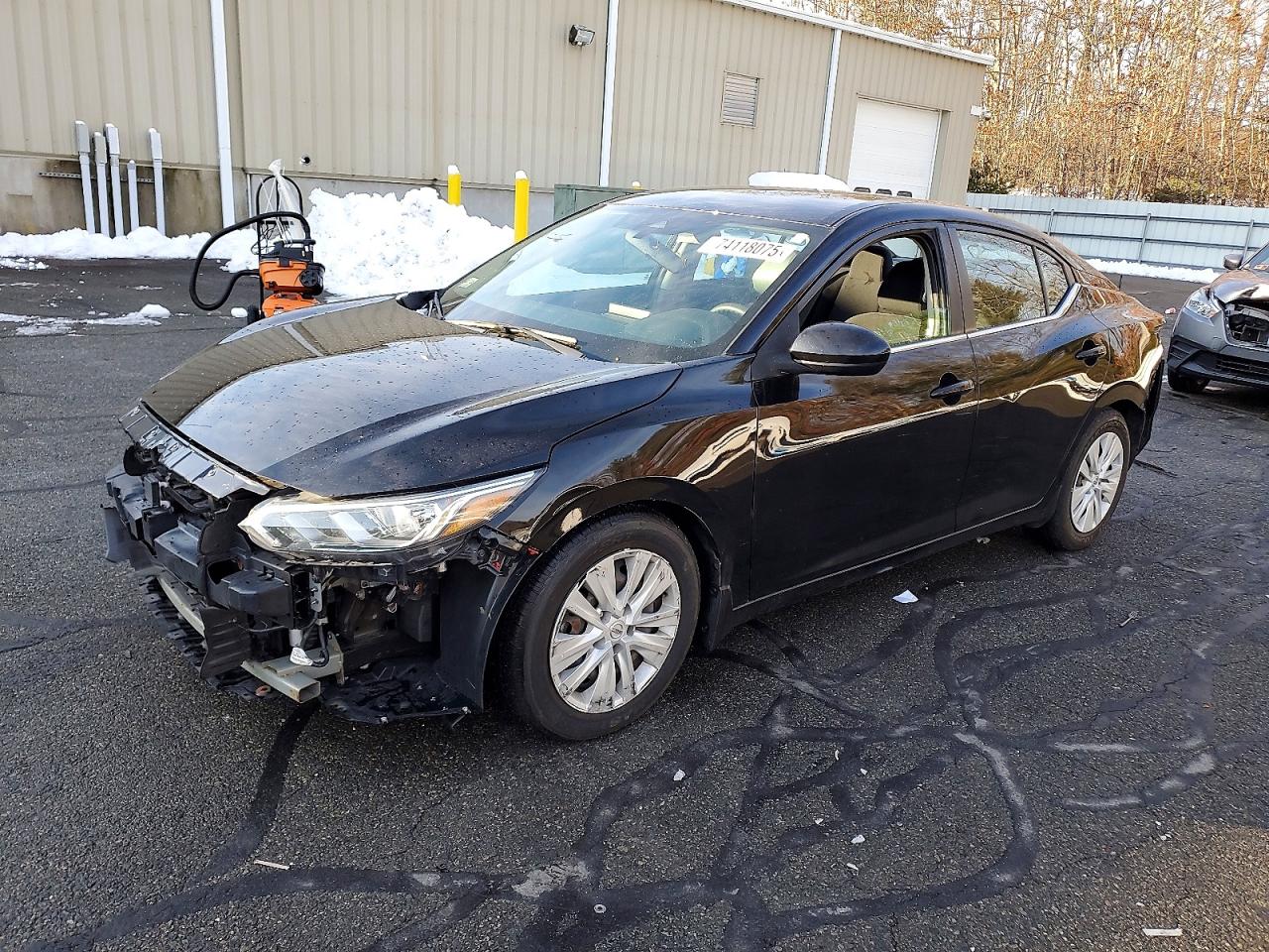 Salvage Nissan Sentra Image