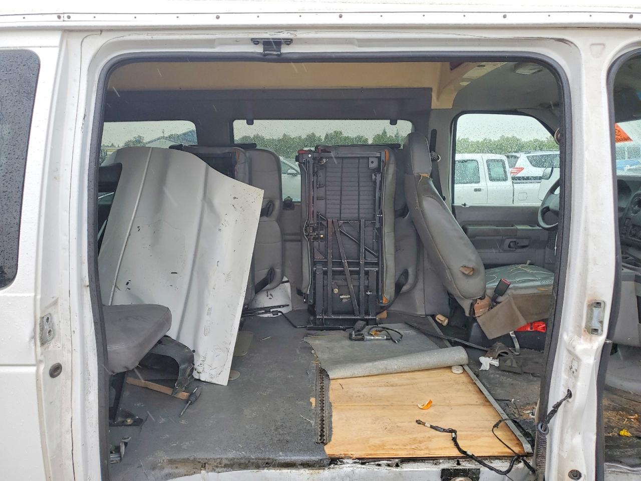 Ford Econoline E150 Van