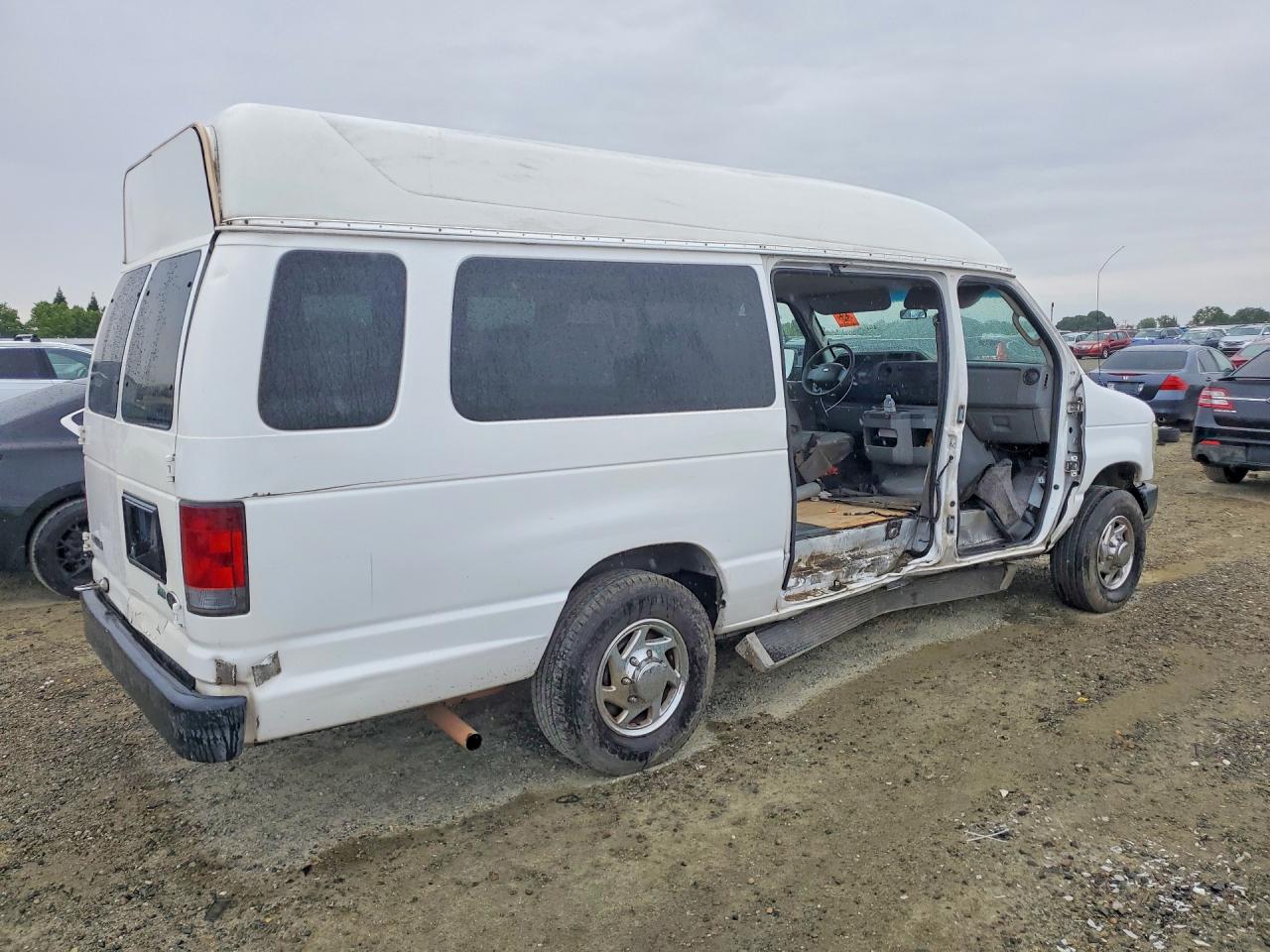 Ford Econoline E150 Van