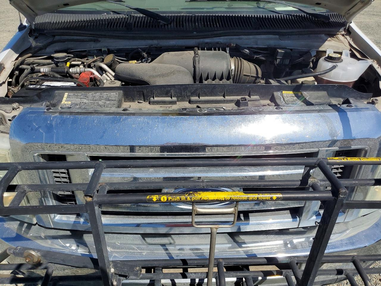 Ford Econoline E450 Super Duty Cutaway Van
