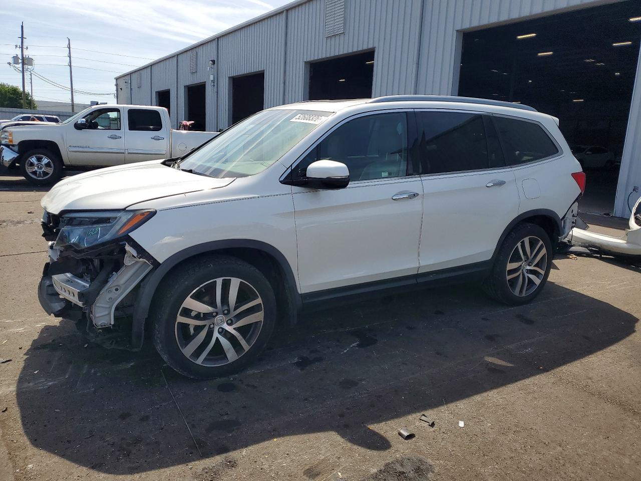 Salvage Honda Pilot Image