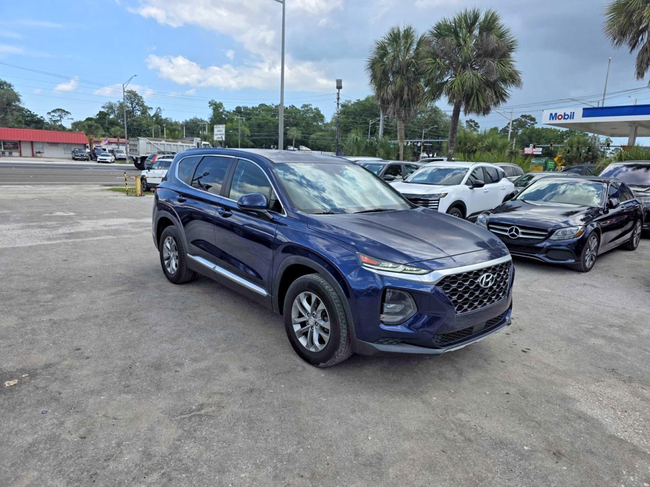Salvage Hyundai SANTA FE Image