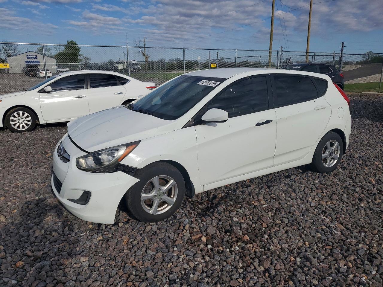 Salvage Hyundai ACCENT Image
