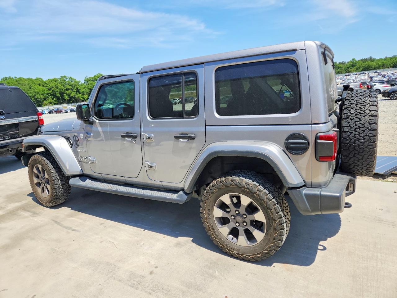 Jeep Wrangler Sahara