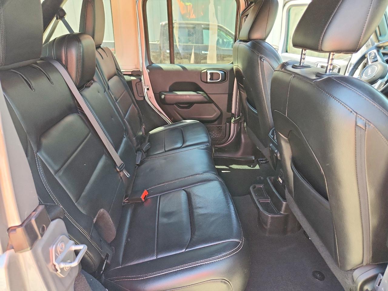 Jeep Wrangler Sahara