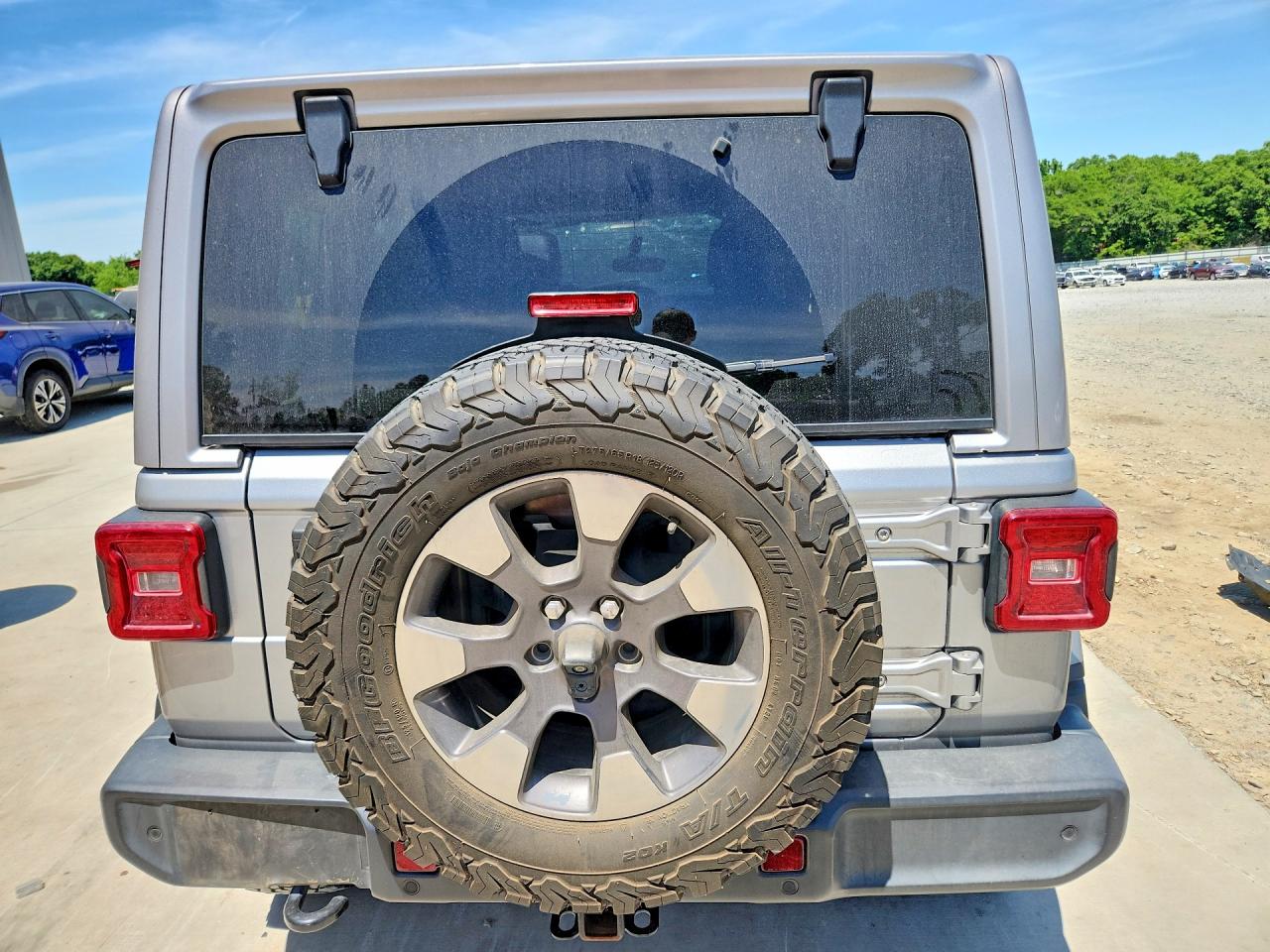 Jeep Wrangler Sahara