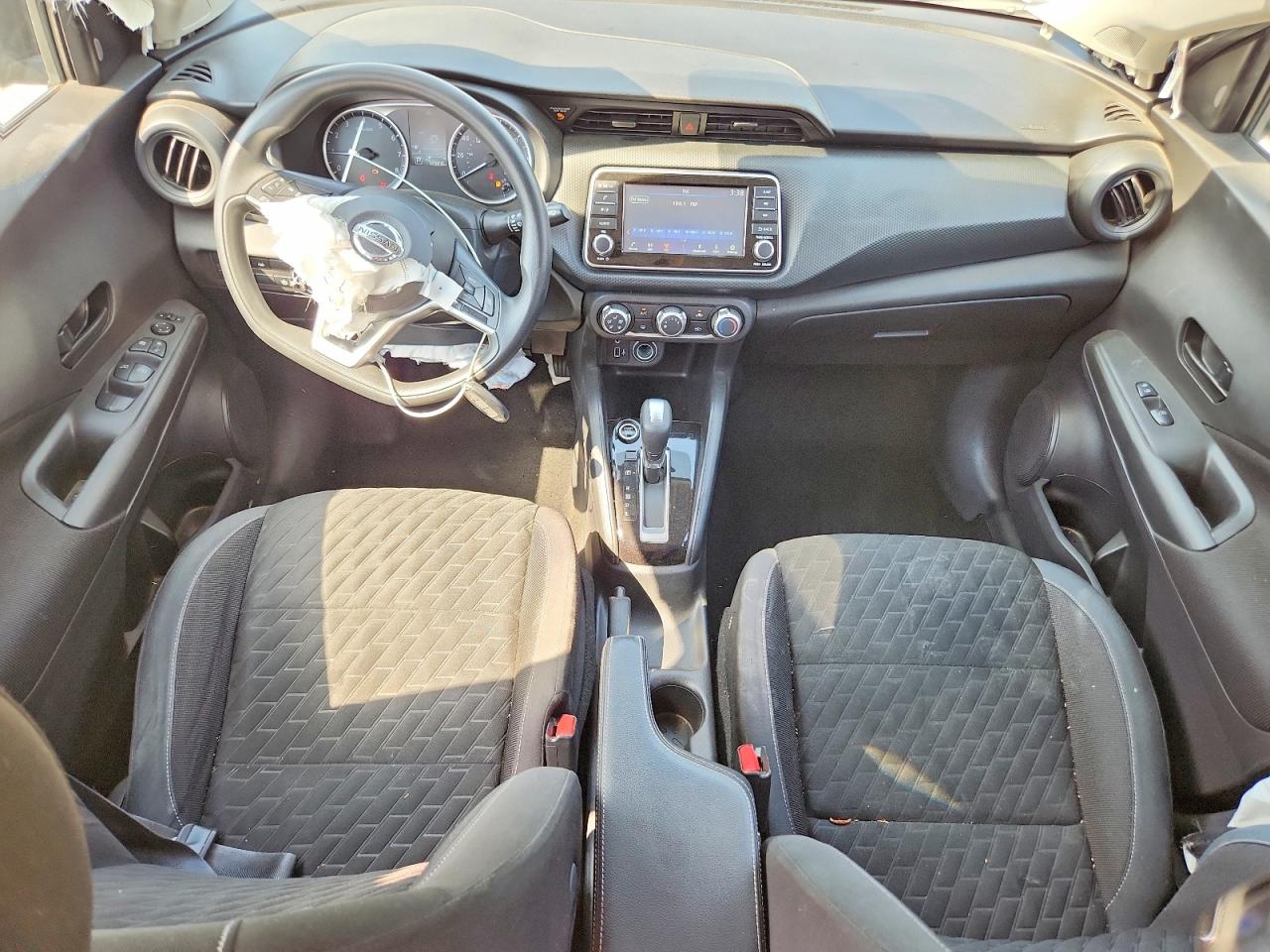 Nissan Kicks S