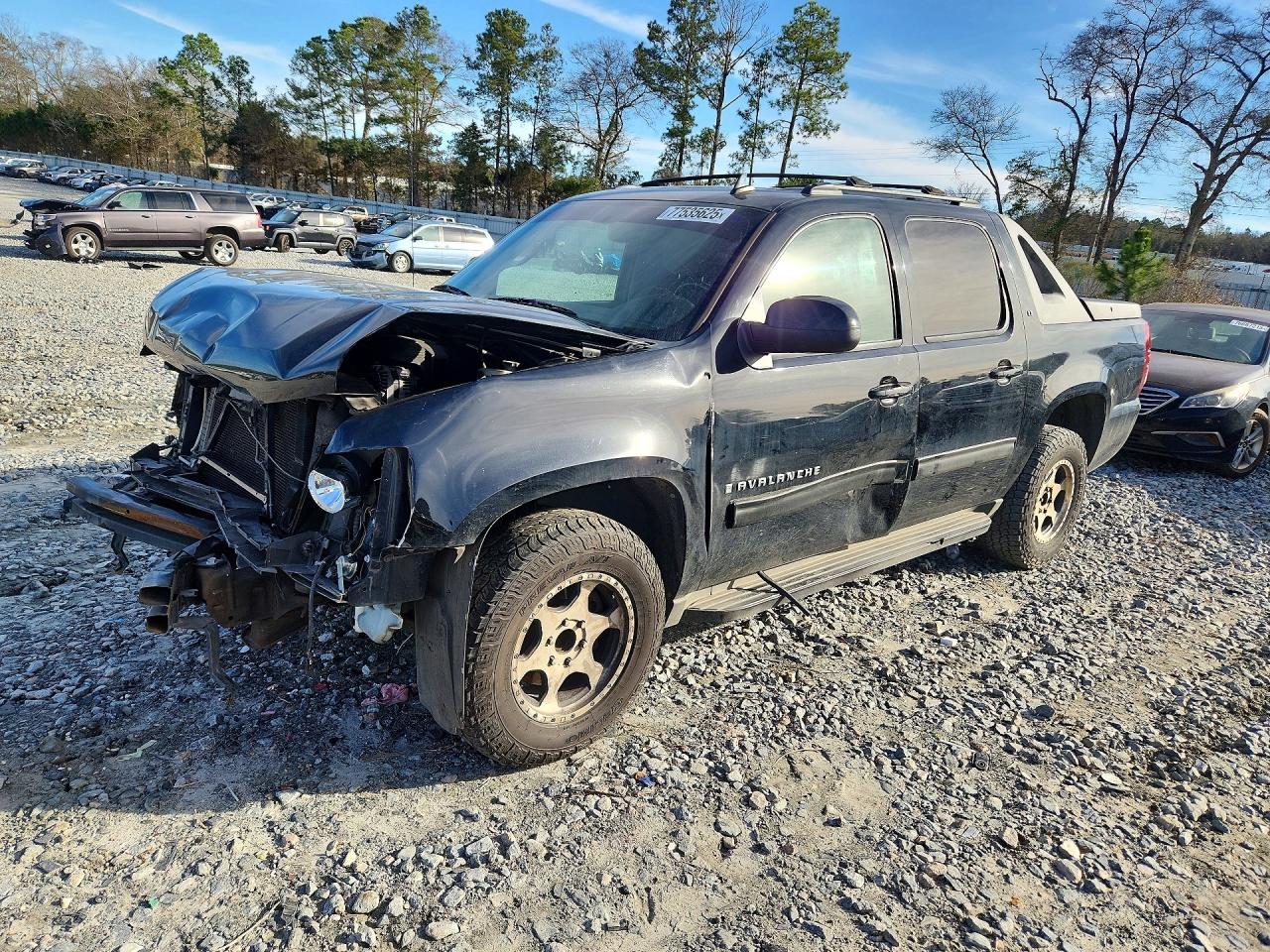 Salvage Chevrolet Avalanche Image