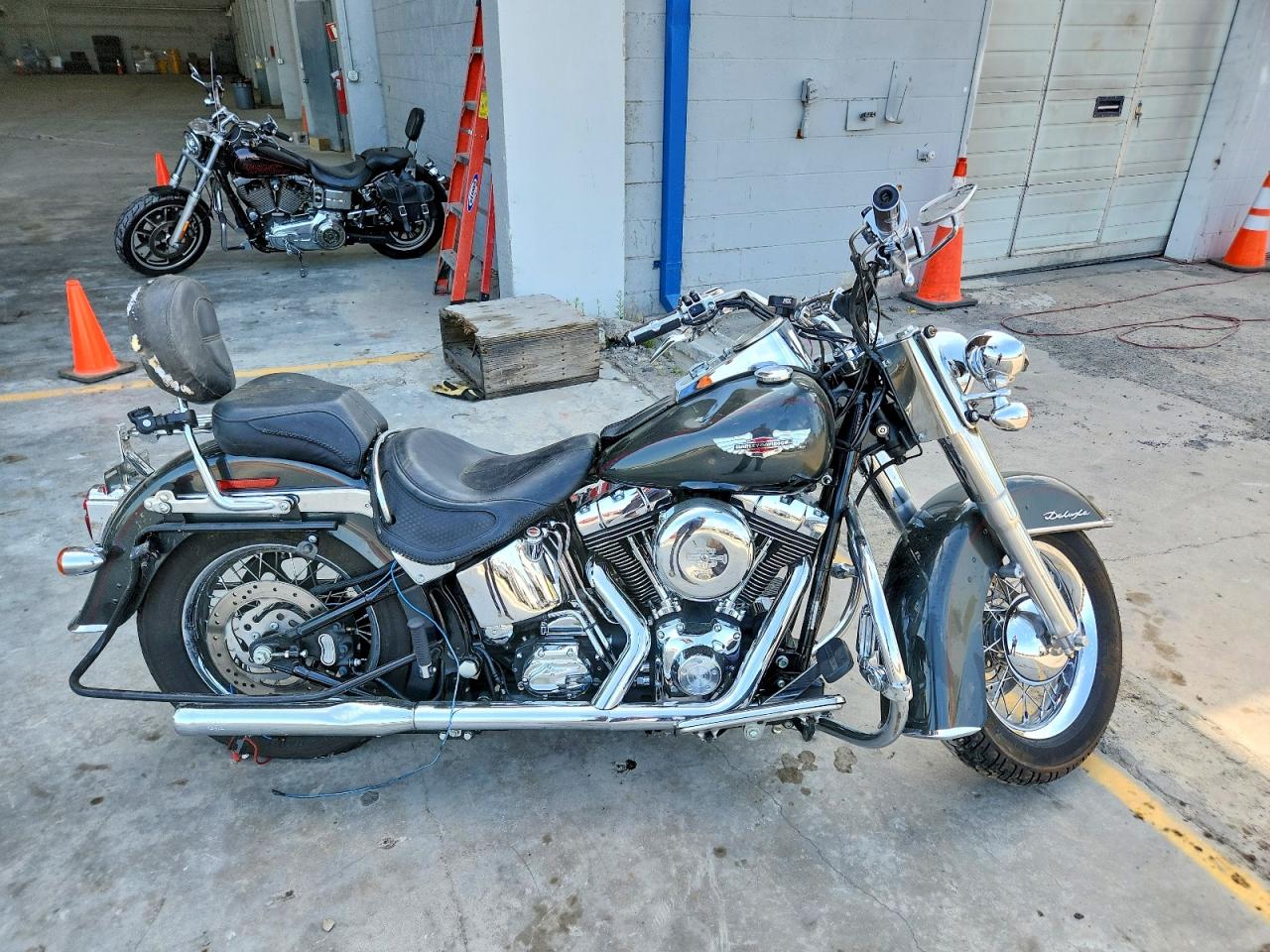 Salvage Harley-Davidson Fl Image