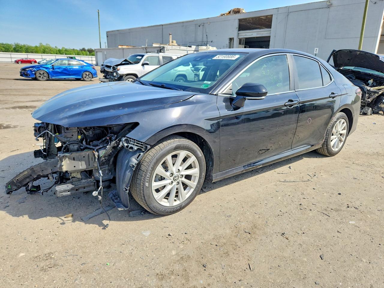 Salvage Toyota Camry Image