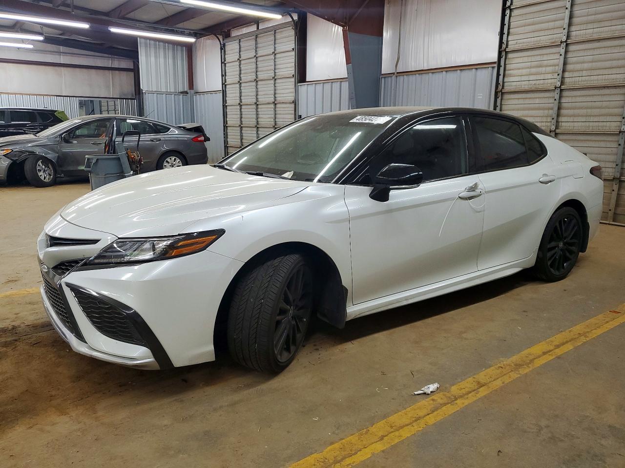 Salvage Toyota Camry Image