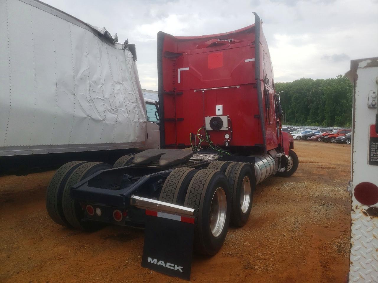 Mack Pinnacle
