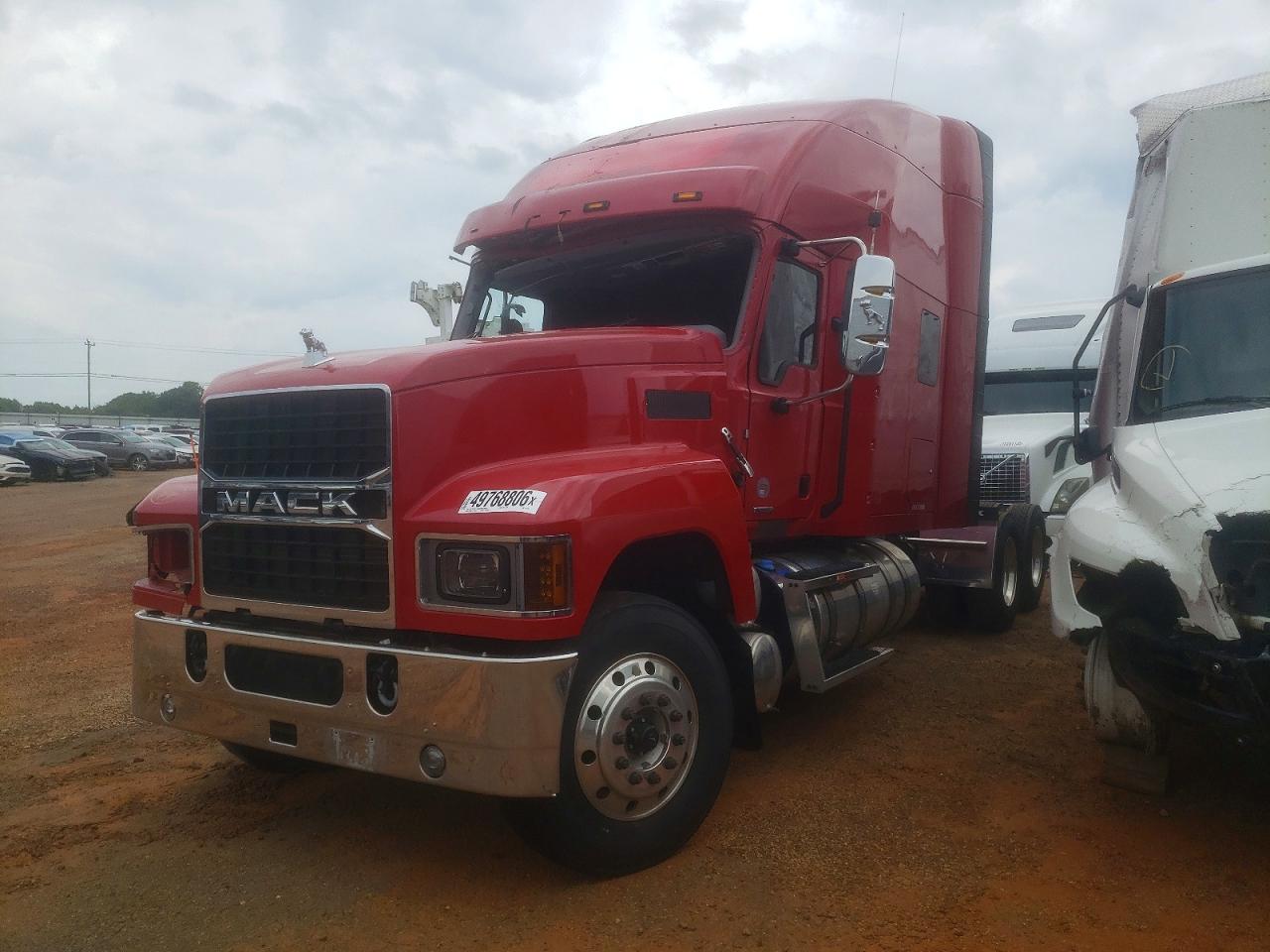 Mack Pinnacle