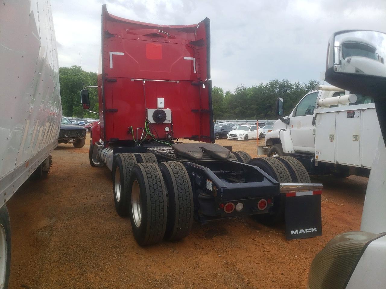 Mack Pinnacle