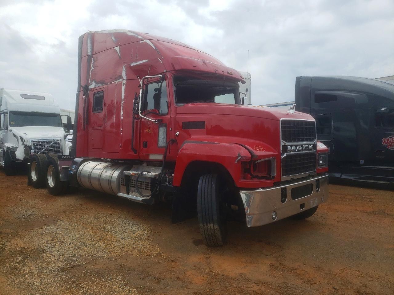Salvage Mack Pinnacle Image